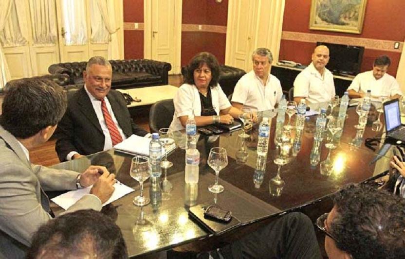 Se estancó la paritaria con el sector sanitario que consideró “mezquina” la oferta del PE