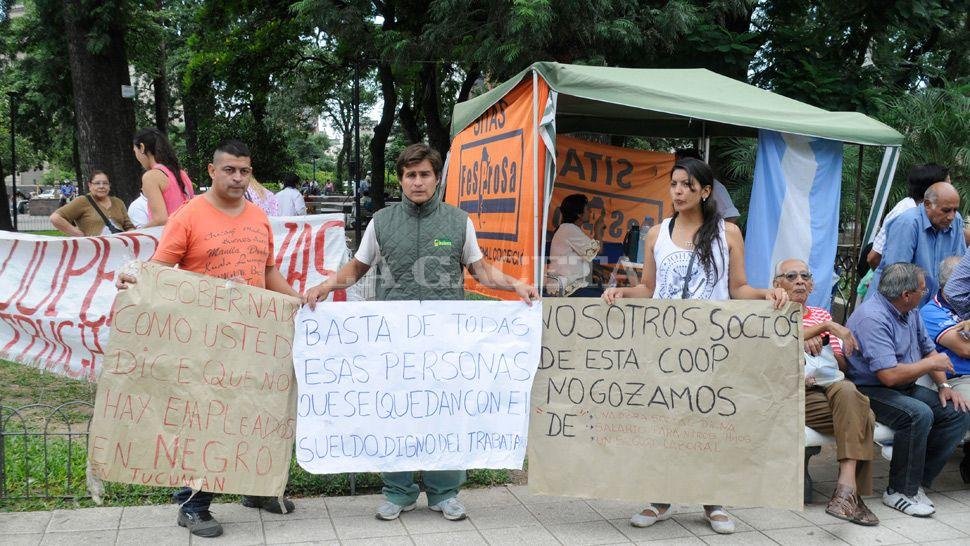 El Sitas instaló una carpa en la Plaza Independencia