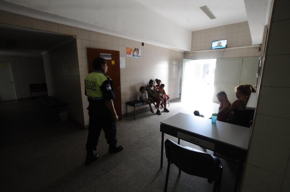 El Gobierno asegura que brinda respuestas, aunque faltan policías