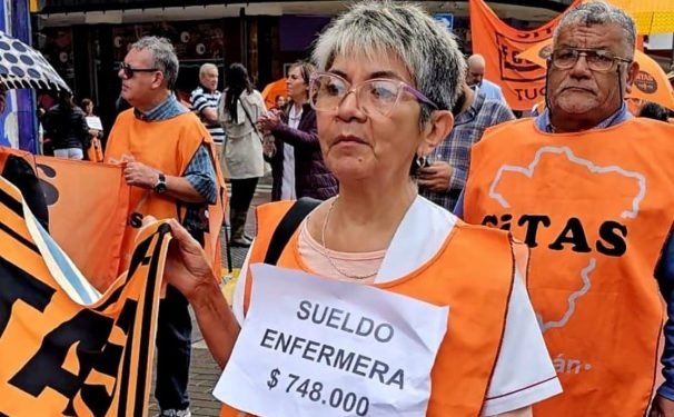 Día Nacional de la Enfermería: SiTAS marchó en defensa de salarios dignos