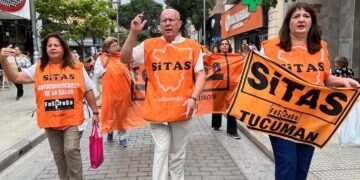 Movilización en rechazo al aumento salarial del 10% propuesto por el Gobierno